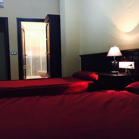 Hostal Pechi Huévar Zewnętrze zdjęcie