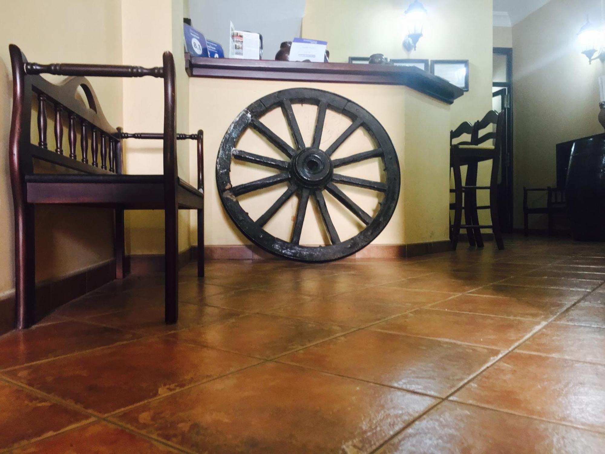 Hostal Pechi Huévar Zewnętrze zdjęcie