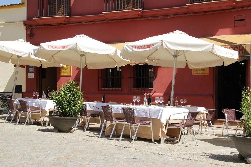Hostal Pechi Huévar Zewnętrze zdjęcie