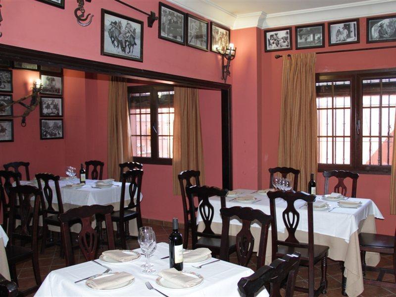 Hostal Pechi Huévar Zewnętrze zdjęcie