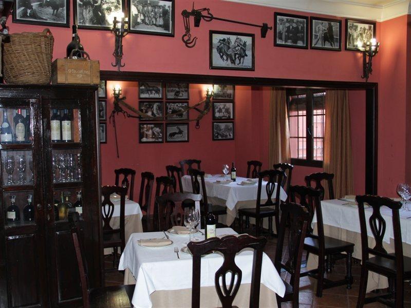 Hostal Pechi Huévar Zewnętrze zdjęcie