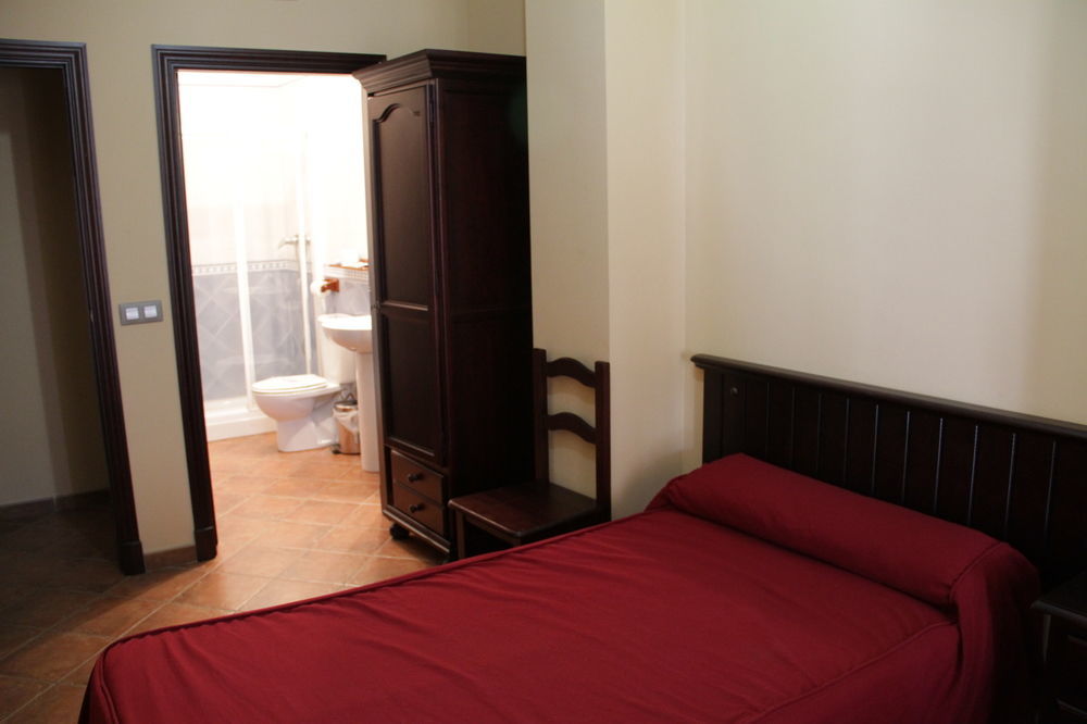 Hostal Pechi Huévar Zewnętrze zdjęcie