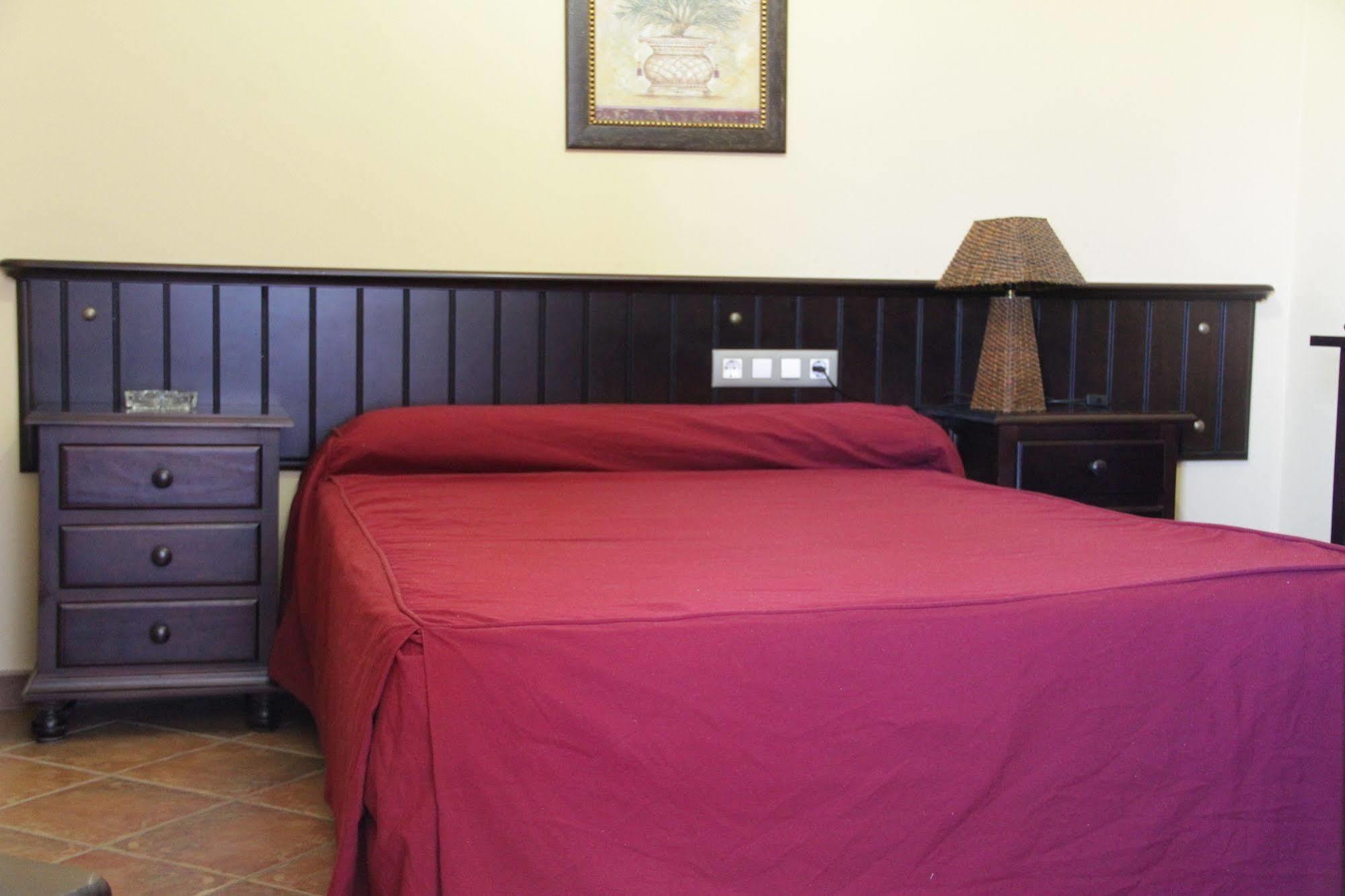 Hostal Pechi Huévar Zewnętrze zdjęcie