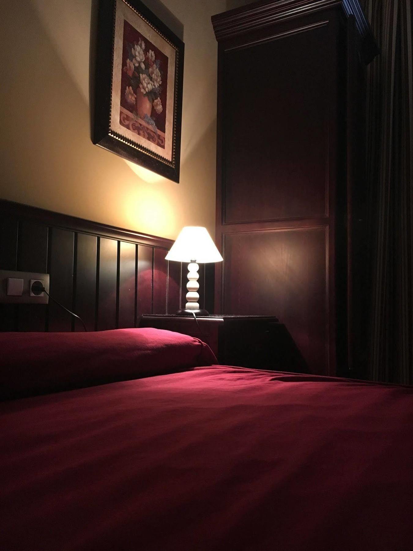 Hostal Pechi Huévar Zewnętrze zdjęcie